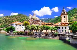 Schätze und Dörfer am Meer: Sanremo, Dolceacqua, Menton