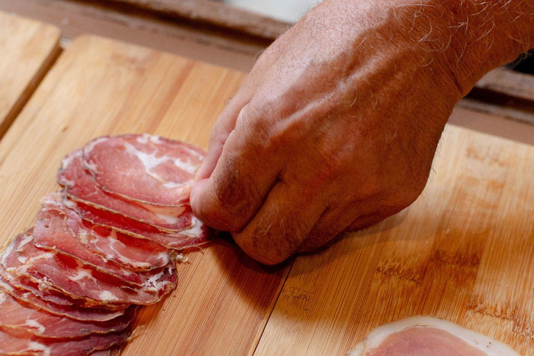 باستيا: الأساطير، زيارة غير عاديةباستيا: ليه ليجيندين، زيارة غير عادية