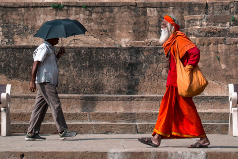 Visite à pied du patrimoine et de la spiritualité de VaranasiVisite guidée spirituelle et patrimoniale de Varanasi