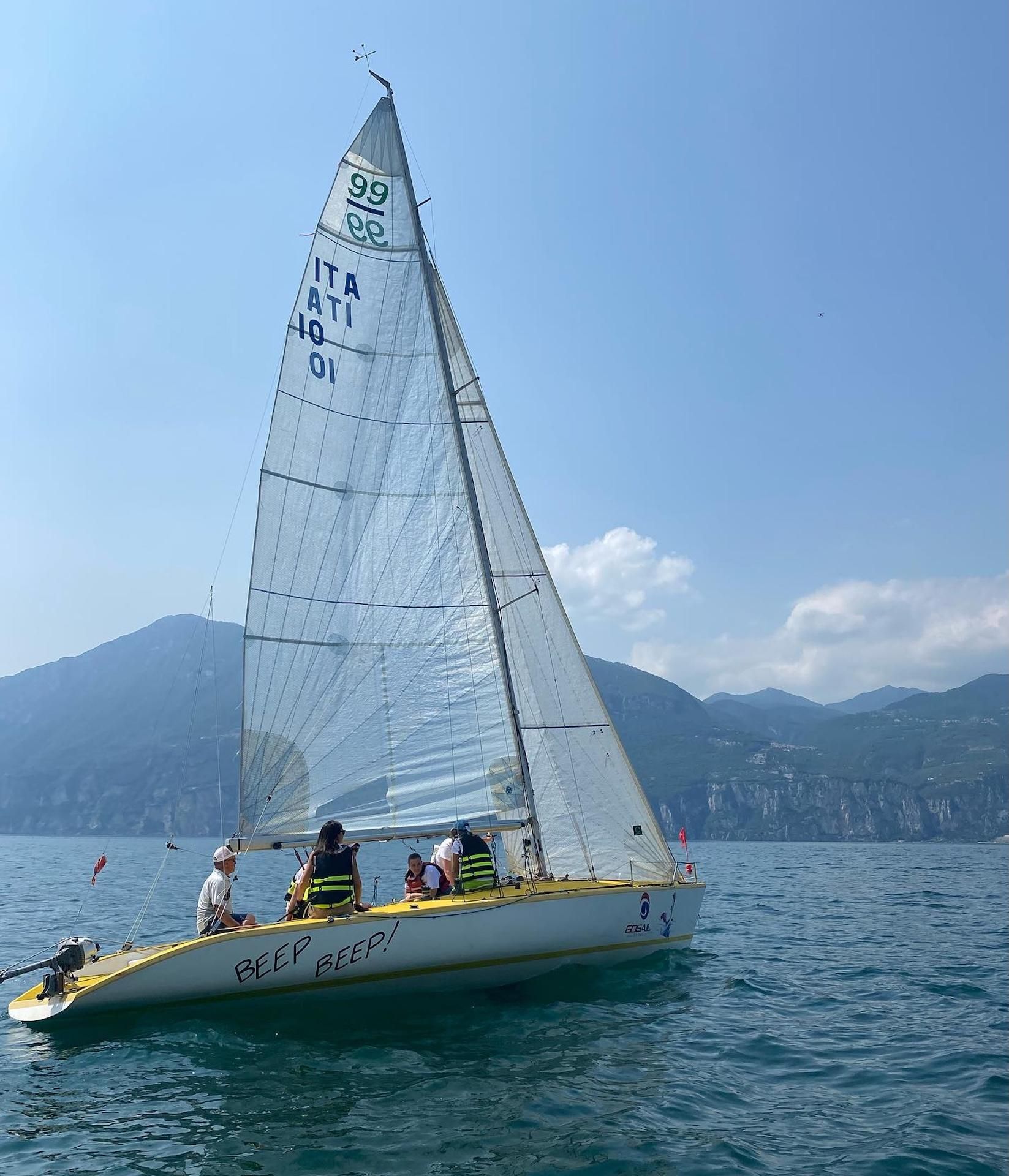Gardasee: Halbtägiger Segeltörn ab Castelletto