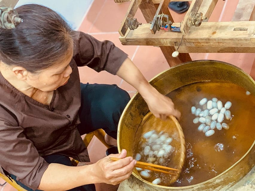 Half-day SILK CLOTH PRODUCING PROCESS DISCOVERY TOUR from HOI AN