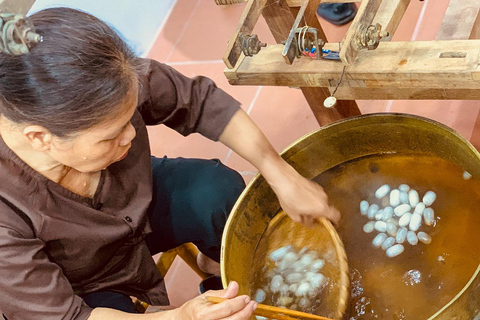 Hoi An: tour de meio dia pelo processo de produção de tecido de sedaTour em Grupo (máx. 15 pax / grupo)