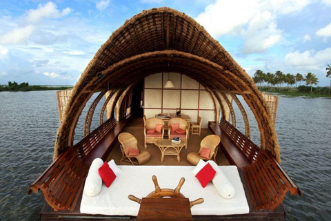 Luxury Backwater Cruise – One-Day Private Tour from Kochi