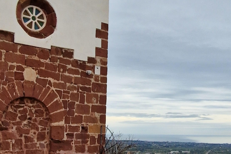 Salou: Ruta de las Colinas Rojas de la Ermita de MontroigSalou: Excursión a la Ermita de las Colinas Rojas