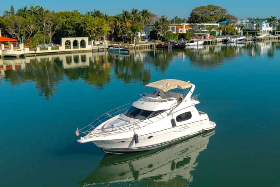 Miami Beach: 48-Fuß-Privatjachtvermietung