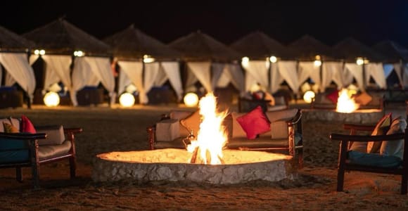Doha: Overnight Desert Camp with BBQ Dinner and Breakfast