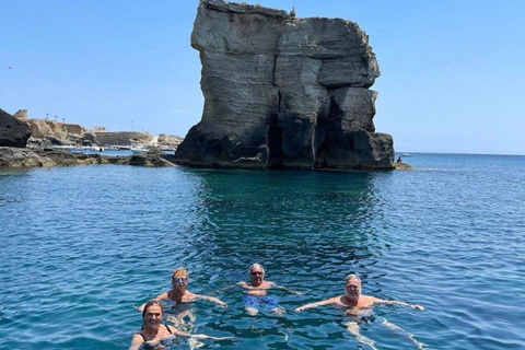 Castro: a boat tour through caves and crystal clear waters Castro: 2-hour boat tour through caves and crystal clear waters