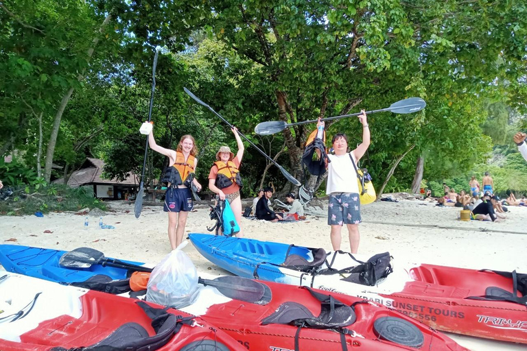 Krabi: Excursión a la isla de Hong en barco de cola larga con opción de kayakTour turístico con kayak