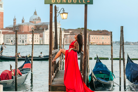 Venice: Flying Dress Photoshoot with video option Standard: 45 mins | 20 photos