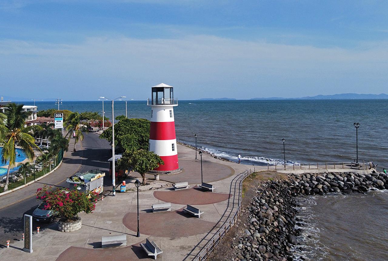 Vom Flughafen SJO nach Puntarenas über die historische Uferpromenade