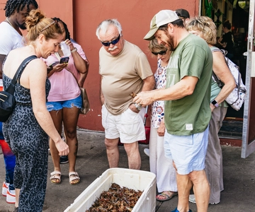 New Orleans: Garden District Food, Drinks & History Tour