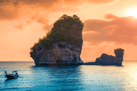 Phuket: Phi Phi Islands båttur med snorkling och lunch