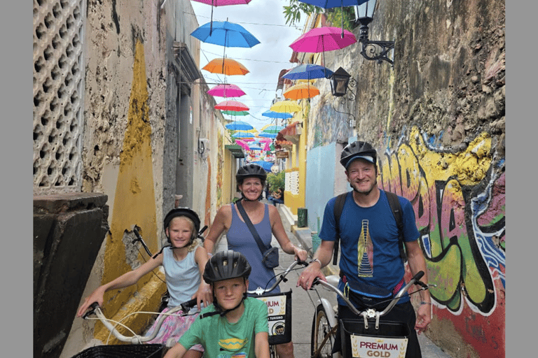 Kartagena: wycieczka rowerowa z przewodnikiem i degustacją ulicznego jedzeniaKartagena: wycieczka rowerowa z przewodnikiem i degustacją potraw ulicznych