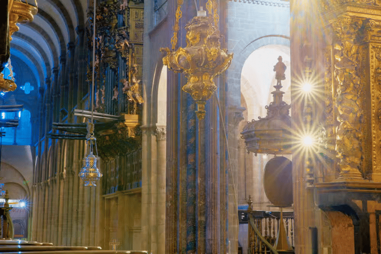 From Lisbon: Santiago de Compostela Day Trip with Fatima