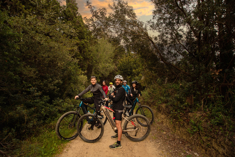 Korfu mit dem E-Bike entdecken: Radeln Sie durch die Natur und das lokale LebenEntdecke Korfu mit dem E-Bike: Tauch ein in die Natur und das lokale Leben
