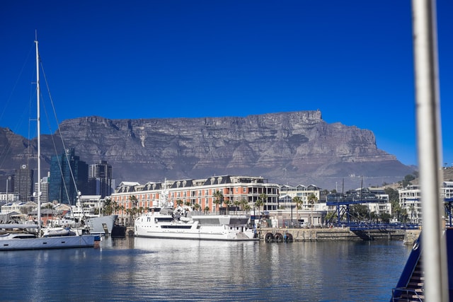 Cape Town: Robben Island, Bo-Kaap & Table Mountain Tour