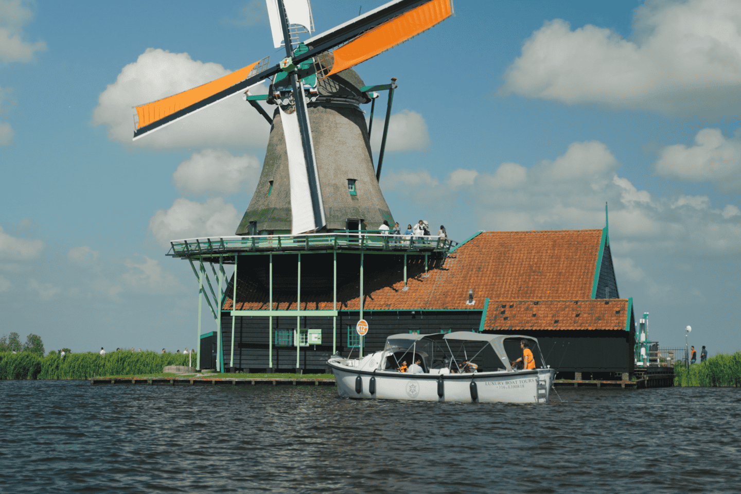 Zaanse Schans: Cruise UNESCO Windmills Village + Live Guide