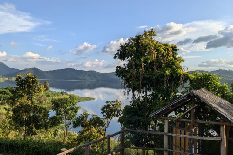 Twin Lakes Boat Tour, 3 Islands, Banana Beer & Local Lunch