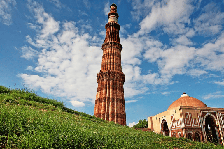 Mumbai : 2 Nights 3 Days Taj Mahal & Golden Triangle Tour Tour With Hotel, Flight Ticket, Local Guide, A/c Car Only.