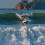 Cam Ranh: 1.5-Hour Surf Lesson + Gear Included