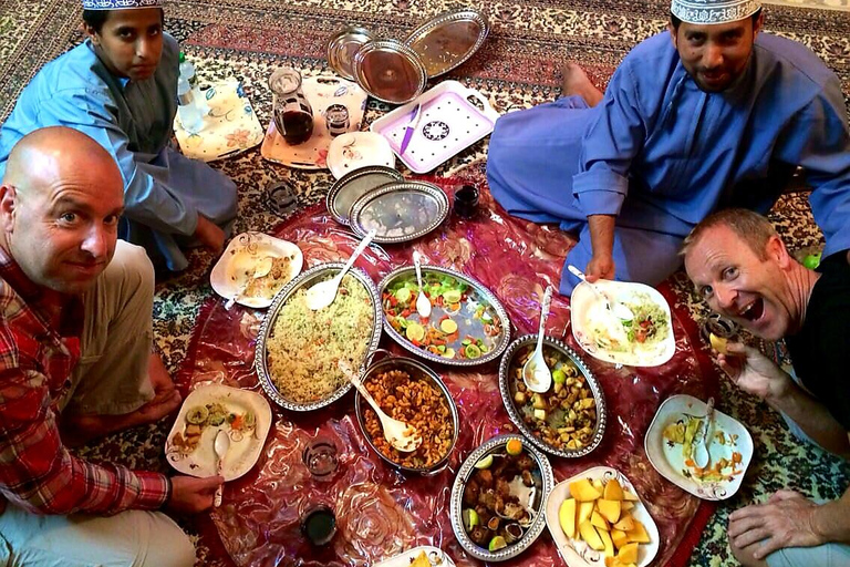 Omani Hospitality: Authentic Family Dinner Experience