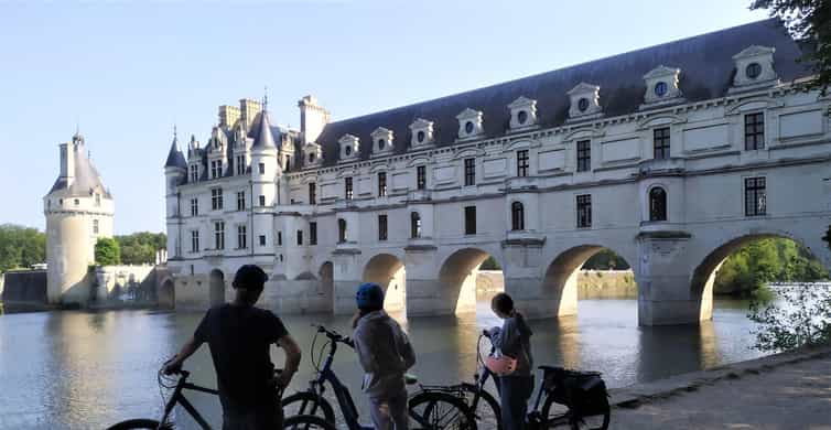 Chenonceau: E-Bike Guided Tour & Gourmet Picnic Lunch