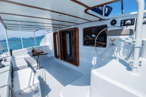 Phuket: Private Catamaran Island Day Trip & Refreshment Catamaran - Best of Phi Phi islands