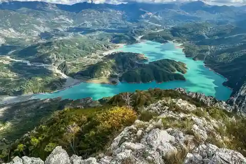 Von Tirana aus: Bovilla See & Gamti Berg Wandertour