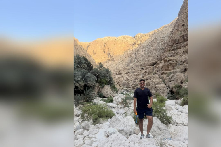 Muscat: Wadi Shab, Fins Beach, & Bimmah Sinkhole Tour