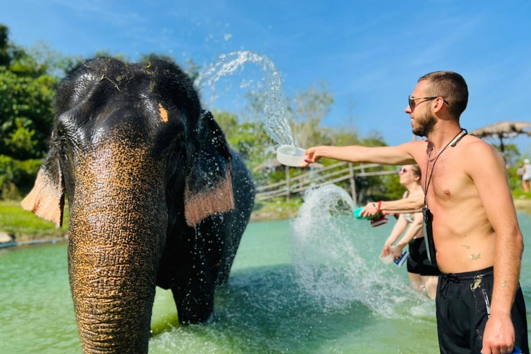 Phuket: Halbtägige Elefantenerkundung bei Phuket Elephant CareHotelabholung in Phuket