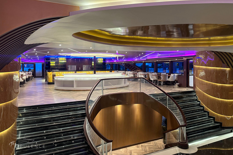 بانكوك: احتفل بالعام الجديد مع عشاء فاخر على متن رحلة بحريةرأس السنة الجديدة - مقاعد أريكة داخلية (ا