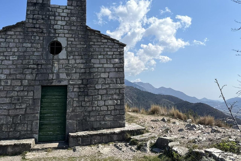 Tivat: Gornja Lastva Hike with a Traditional food Picnic