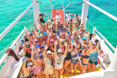 Punta Cana: Festa em um barco catamarã com bebidas ilimitadas