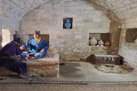 From Baku: Ateshgah Fire Temple and Yanar Dag Tour