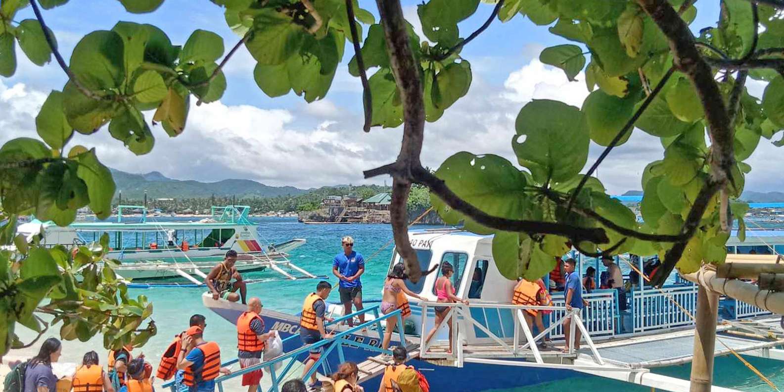 ボラカイ島クリスタルカヤック＆ヘルメットダイビングでアイランド