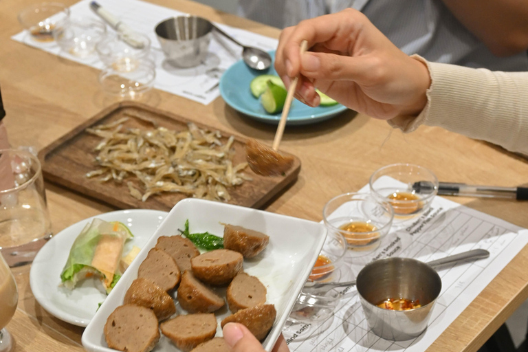 Ho Chi Minhstad: unieke ambachtelijke vissausproeverijHo Chi Minhstad: Een unieke proeverij van ambachtelijke vissaus