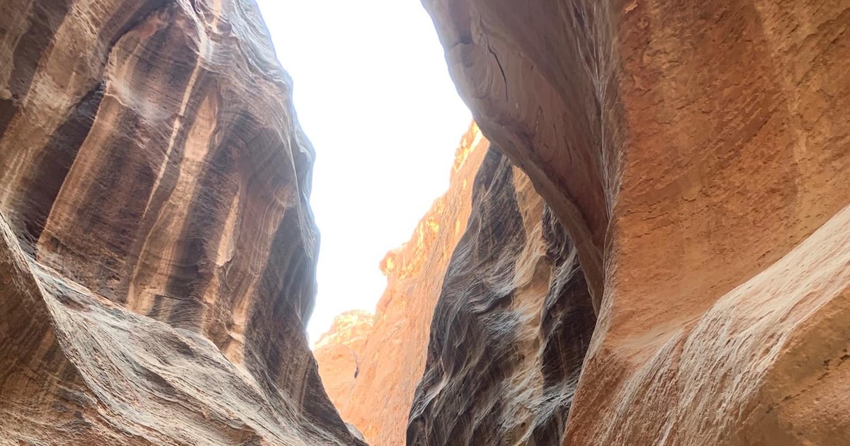 Die Rosenstadi Die Reise in die Rosenstadt: Ein Tagesausflug nach Petra von Amman aus ...