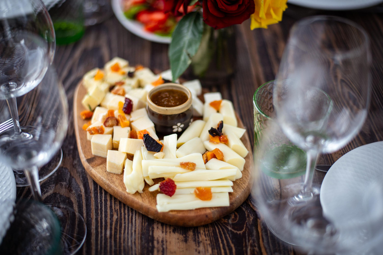 Yerevan: Wine Tasting and Vineyard Lunch at Voskeni Winery