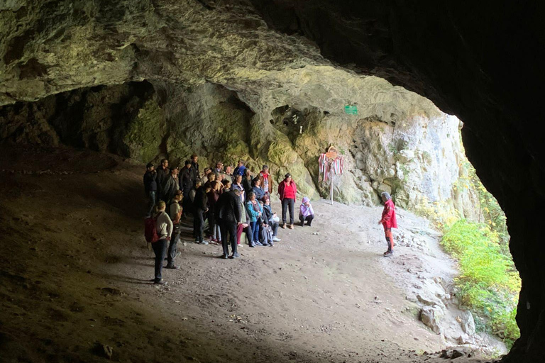 Brașov: Guided Gorge Hike, Caves, and Via Ferrata Adventure Brașov: Guided Hike and Caves