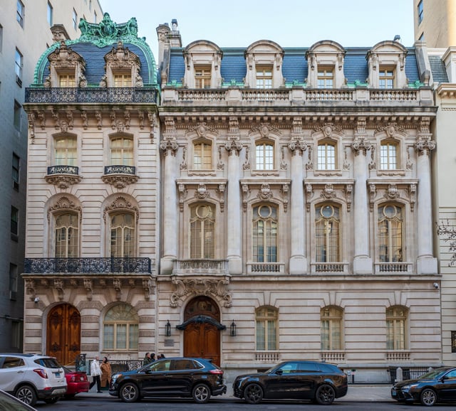 NYC: Fifth Ave Gilded Age Mansions Guided Walking Tour