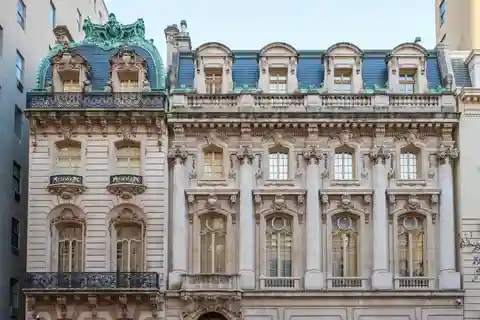 NYC: Fifth Ave Gilded Age Mansions Guided Walking Tour