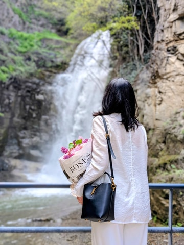 Tbilisi: Private Photoshoot & Walking Tour of Old Tbilisi