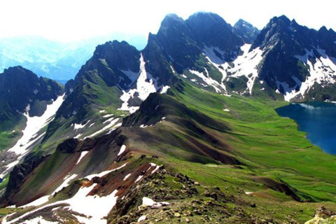 第比利斯：托巴瓦奇赫利湖，斯瓦涅蒂带午餐的导览徒步之旅