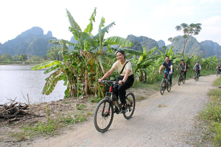 From Hanoi: Ninh Binh, Hoa Lu, Tam Coc and Mua cave Private tour: Hoa Lu, Tam Coc and Mua Cave