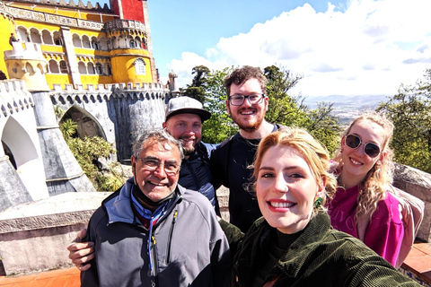 Lisboa: Sintra, Pena Palace, Cascais and Cabo da RocaDiscover &amp; Feel Sintra&#039;s Wonderland - Small Group Tour