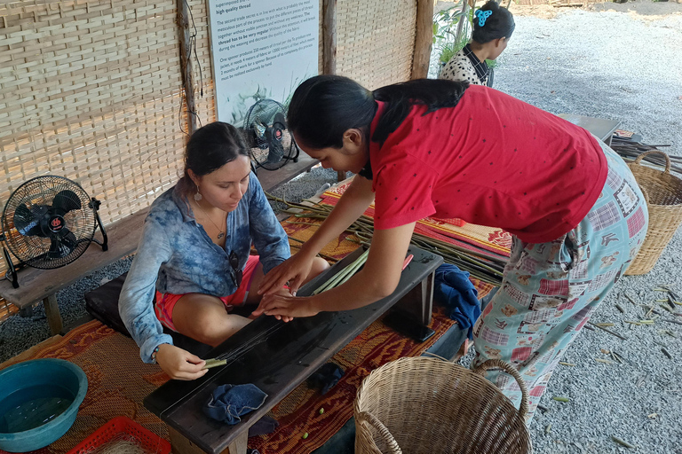 Siem Reap: Fattoria della seta di loto - Tour guidato e 3 laboratori artigianaliSiem Reap: Fattoria della seta Lotus - Tour guidato e 3 laboratori artigianali