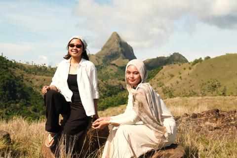 Nuca Molas Overnight Guided Tour from Labuan Bajo