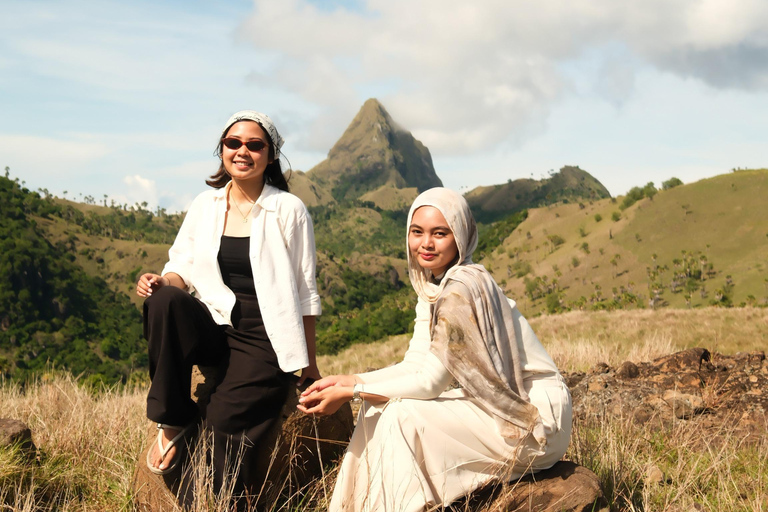 Nuca Molas Overnight Guided Tour from Labuan Bajo