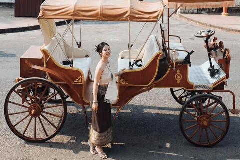 Luang Prabang: 20-Minute Vintage Electric Car Ride
