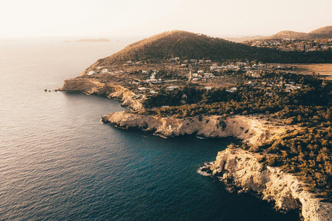 Ibiza: Crociera con colazione su uno yacht a tema James Bond